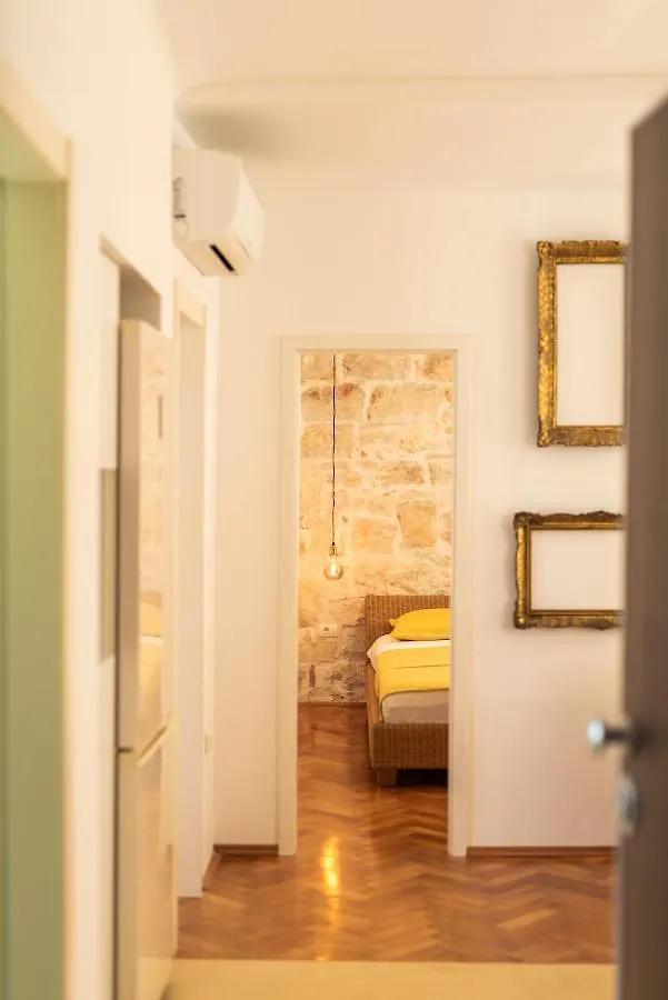 Pula City Apartment With Private Parking Free